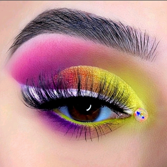 Lizzie McGuire Eyeshadow Palette - Picture 16 of 16